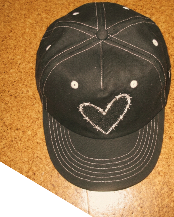 LUVERS CAP BARBED HEART EDITION